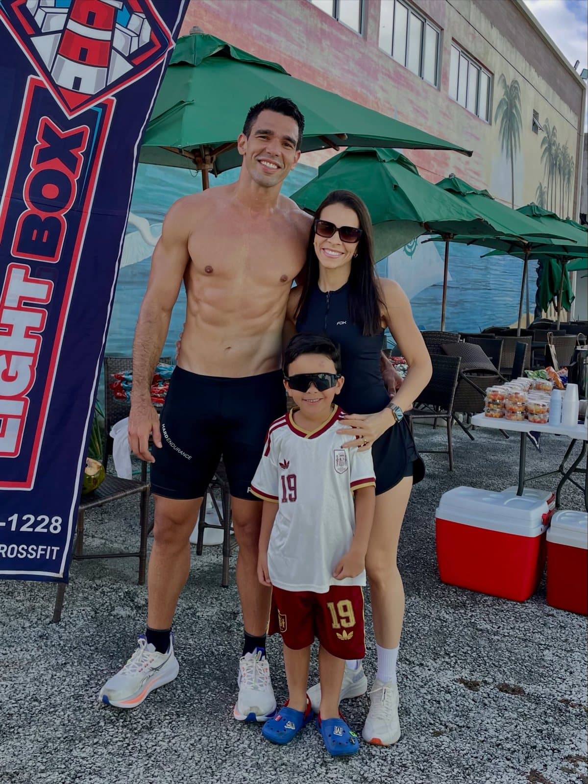 Nayra com a família em um evento de crossfit